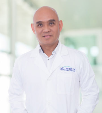 headshot photo of Raul Enad, MD