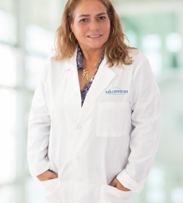 headshot photo of Yanin Lopez, APRN