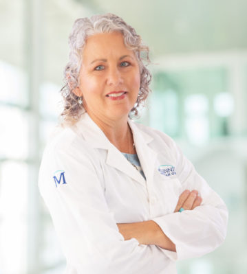 headshot photo of Michelle Nowak, APRN